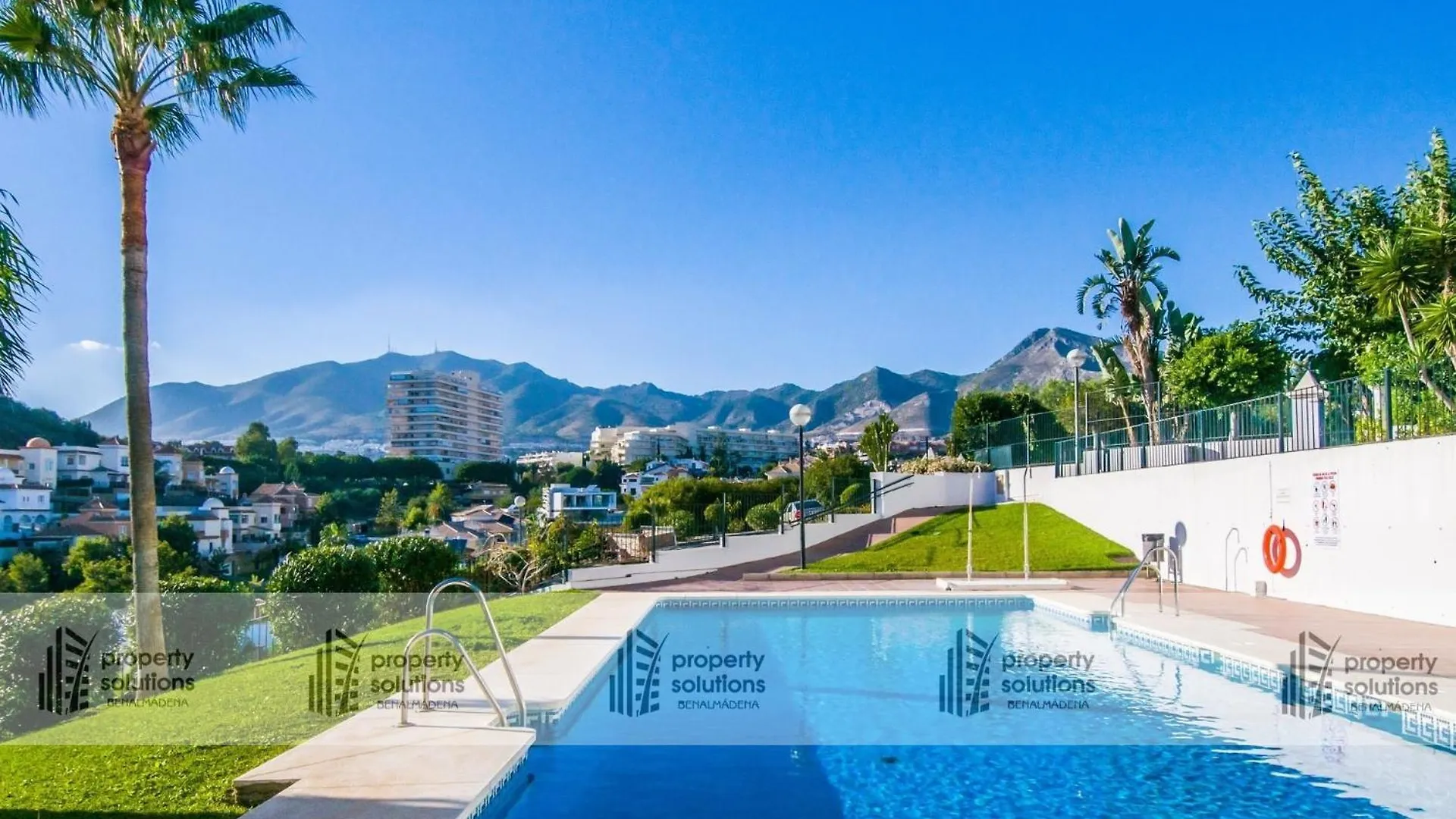 Lomas de Mena: Seaside Penthouse with Pool and BBQ Apartment Benalmadena 0*,
