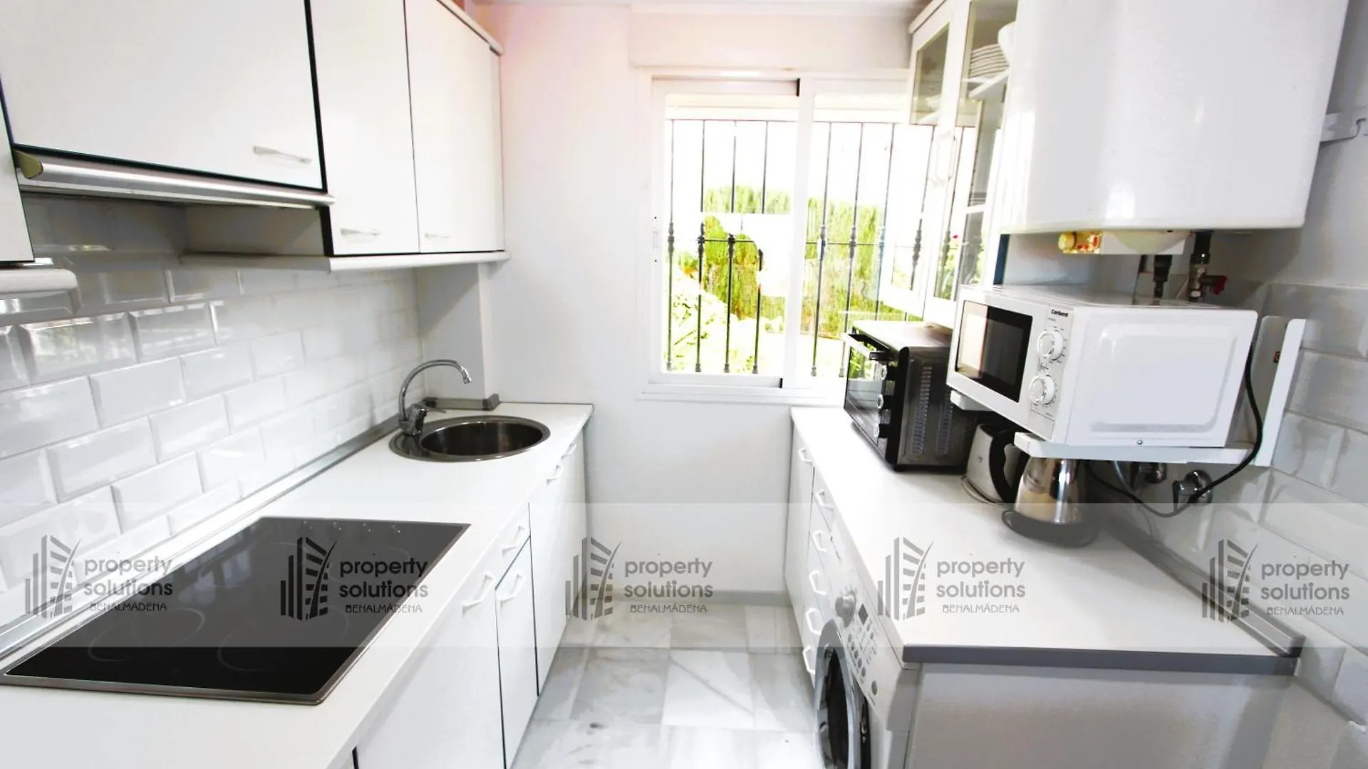 Lomas de Mena: Seaside Penthouse with Pool and BBQ Apartment Benalmadena