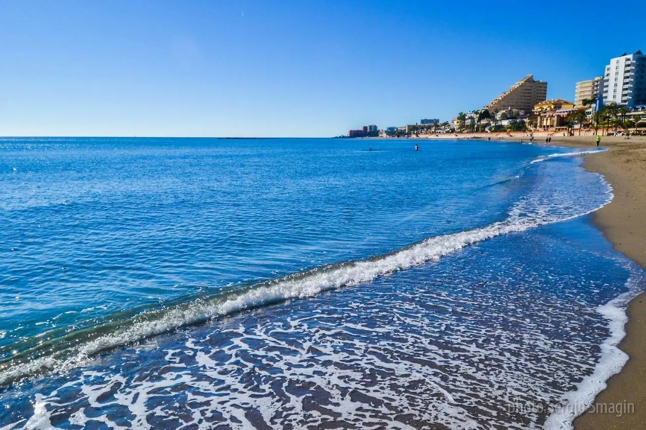 Lomas de Mena: Seaside Penthouse with Pool and BBQ Apartment Benalmadena