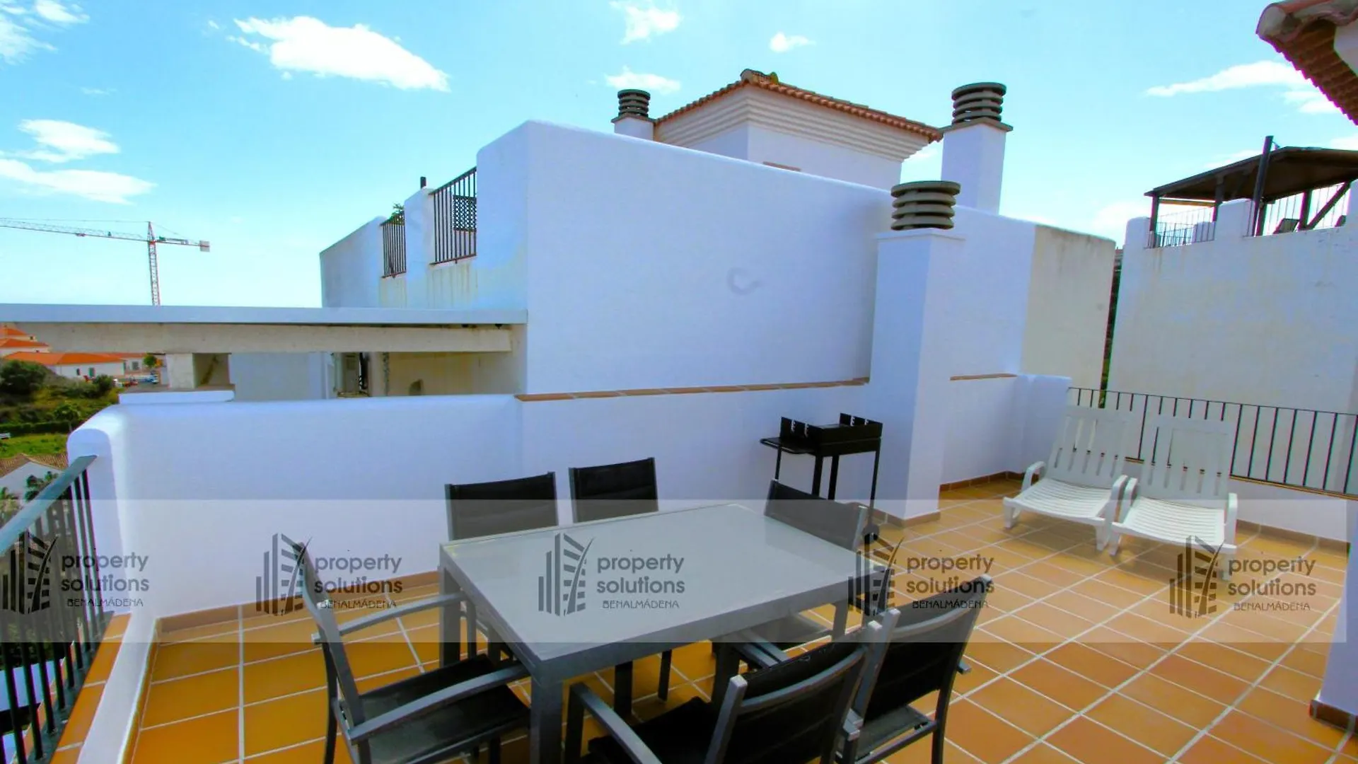 Lomas de Mena: Seaside Penthouse with Pool and BBQ Apartment Benalmadena Spain