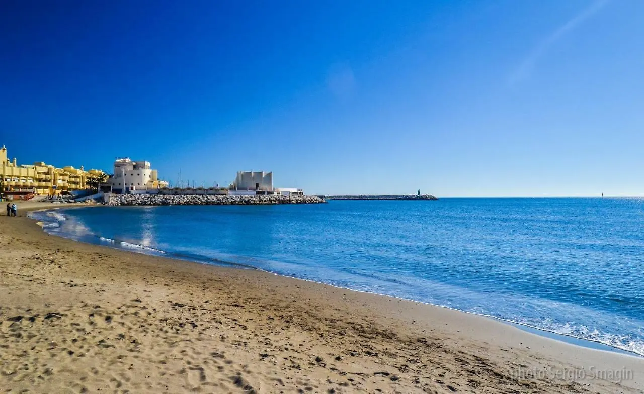 Lomas de Mena: Seaside Penthouse with Pool and BBQ Apartment Benalmadena